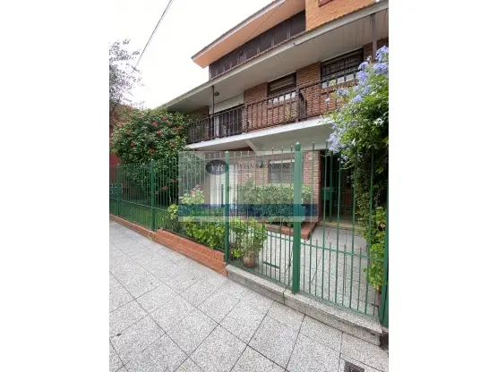 Casa de 4 ambientes en venta en PARQUE LURO