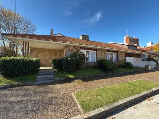 Casa de 4 ambientes en venta en LOMAS DE STELLA MARIS
