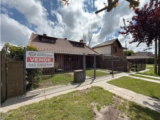 Casa de 4 ambientes en venta en LOS PINARES