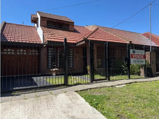 Casa de 4 ambientes en alquiler en LOS PINARES