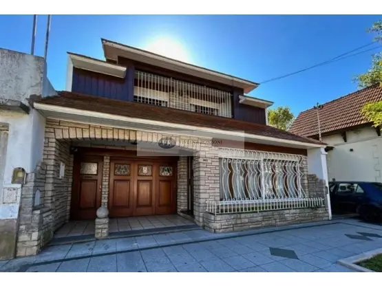 Casa de 5 ambientes en venta en NUEVA POMPEYA