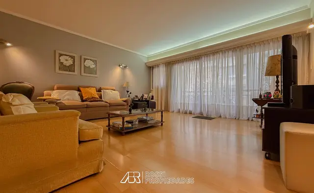 Departamento de 4 ambientes en venta en Centro