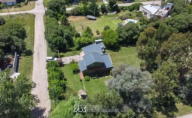Casa de 2 ambientes en venta en LOS ACANTILADOS