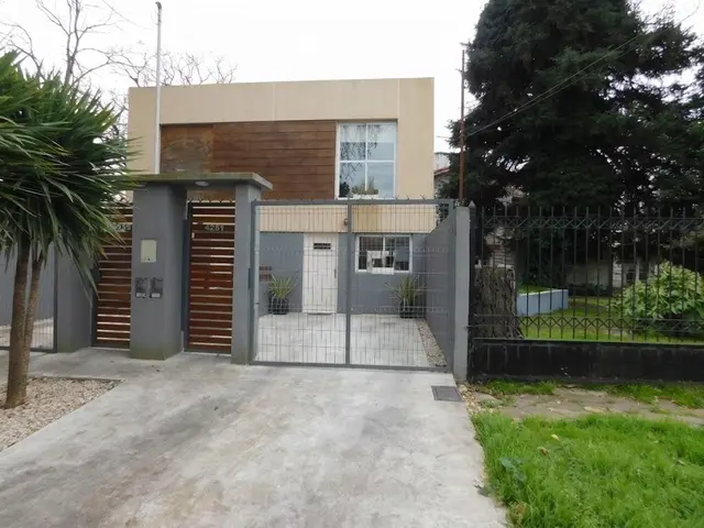 PH de 3 ambientes en venta en SANTA MONICA