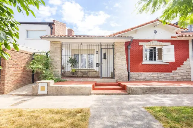 Casa de 4 ambientes en venta en San Carlos
