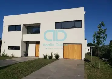 Casa en venta en BOSQUE PERALTA RAMOS