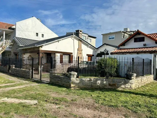 Casa de 4 ambientes en venta en CONSTITUCION