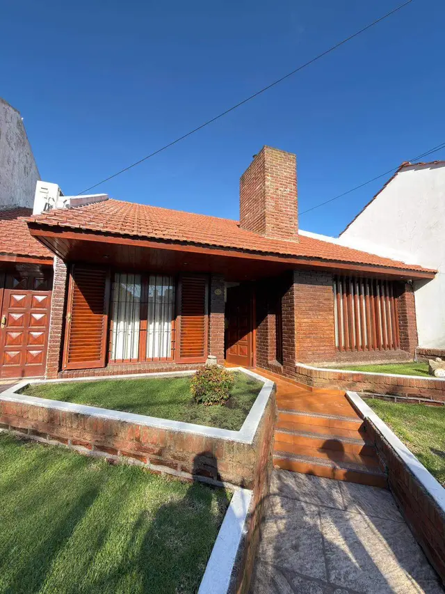 Casa de 4 ambientes en venta en PUNTA MOGOTES