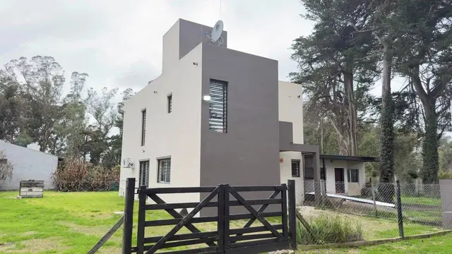 Casa de 3 ambientes en venta en Los Acantilados