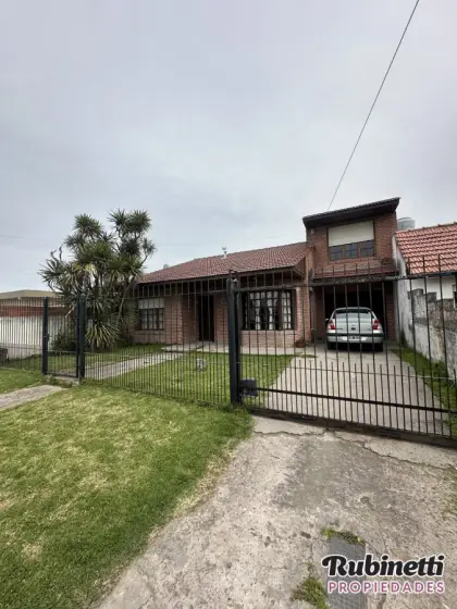 Casa de 4 ambientes en venta en GENERAL PUEYRREDON