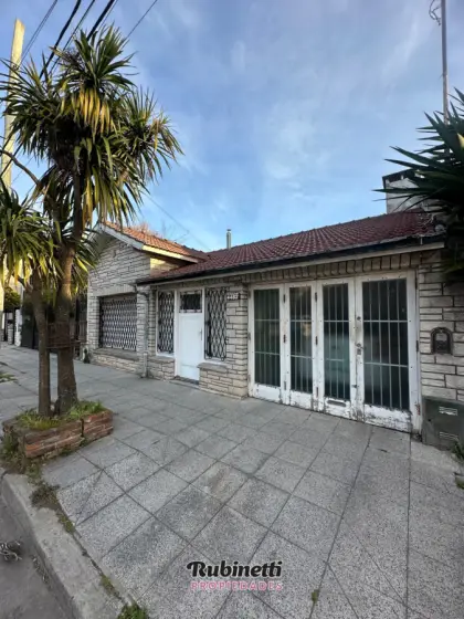 Casa de 3 ambientes en venta en VILLA PRIMERA