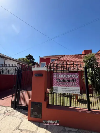 Casa de 5 ambientes en venta en LOS PINARES