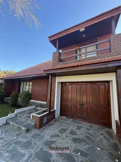 Casa de 4 ambientes en venta en ZACAGNINI JOSE MANUEL