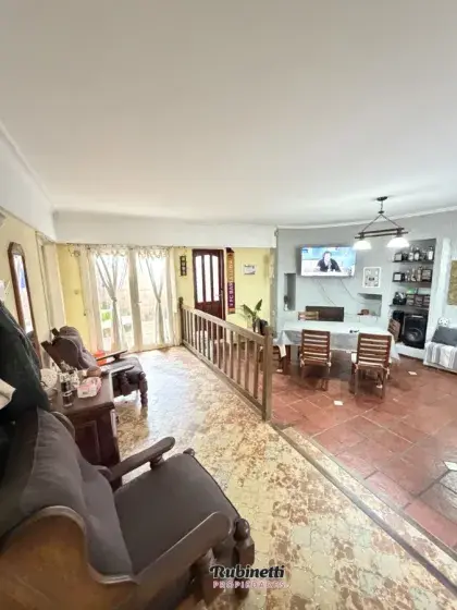 Casa de 4 ambientes en venta en Bosque Alegre