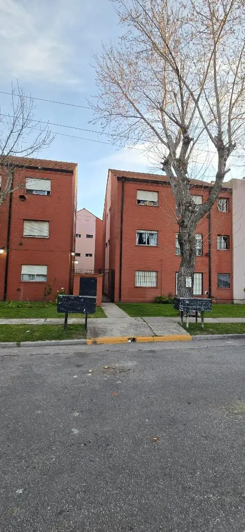 Departamento de 2 ambientes en venta en LOS PINARES