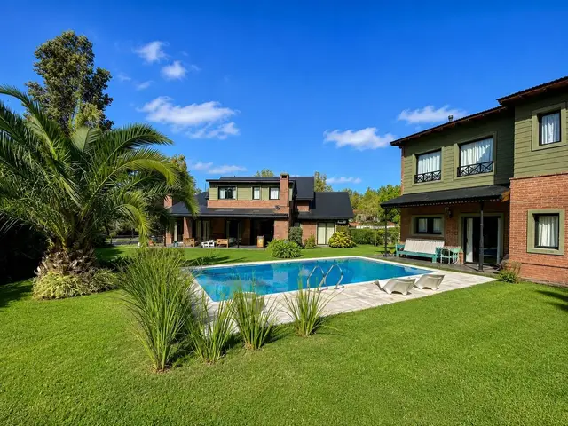 Casa de 11 ambientes en venta en BOSQUE ALEGRE