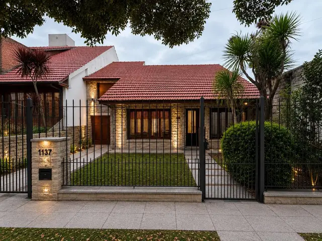 Casa de 5 ambientes en venta en PARQUE LURO