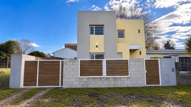 Casa de 3 ambientes en venta en FRAY LUIS BELTRAN
