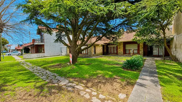 Casa de 5 ambientes en venta en PARQUE LURO
