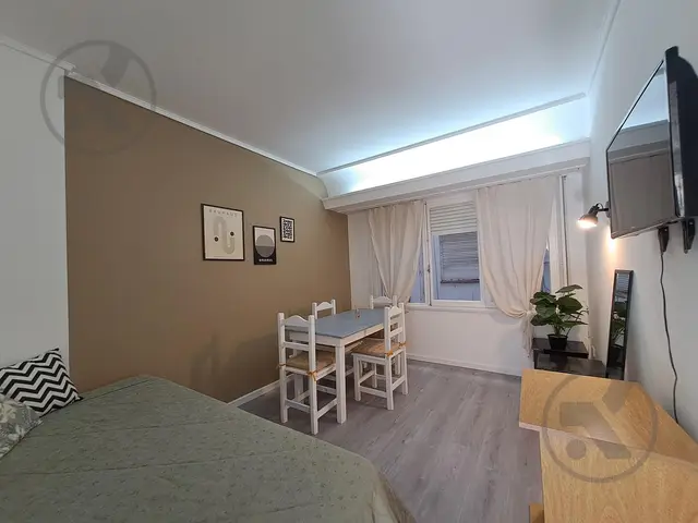 Departamento de 2 ambientes en venta en Área Centro
