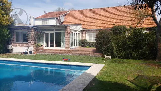 Casa de 6 ambientes en venta en DIVINO ROSTRO
