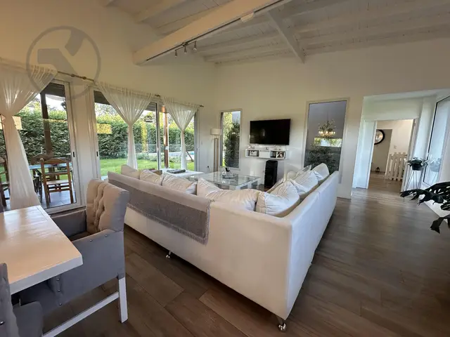 Casa de 4 ambientes en venta en BOSQUE PERALTA RAMOS