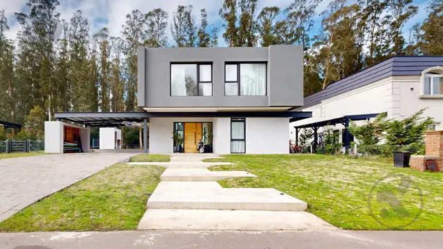 Casa de 5 ambientes en venta en Mar del Plata