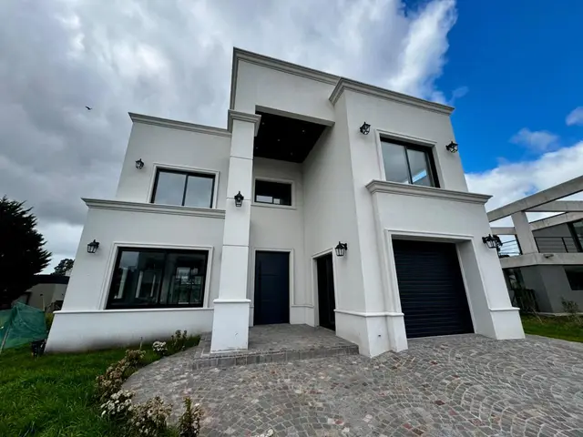 Casa de 5 ambientes en venta en Mar del Plata