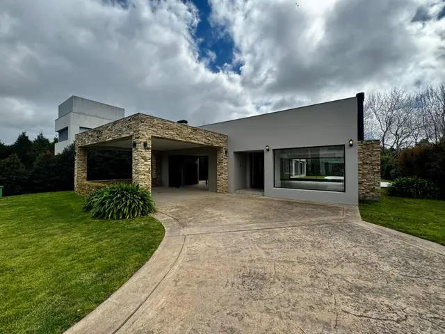 Casa de 4 ambientes en venta en Mar del Plata