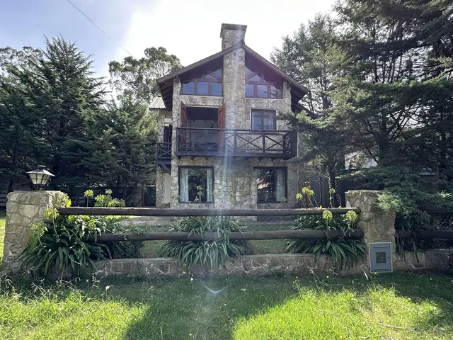 Casa en venta en LOS ACANTILADOS