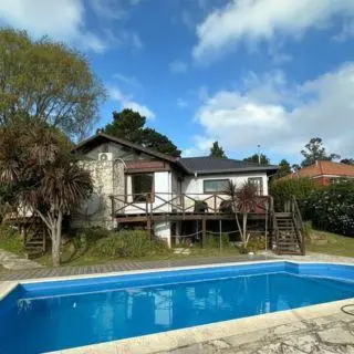 Casa de 4 ambientes en venta en SIERRA DE LOS PADRES