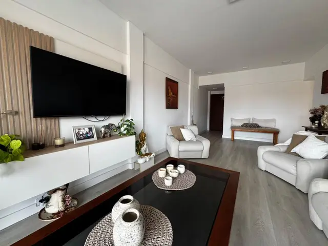 Departamento de 4 ambientes en venta en DIVINO ROSTRO