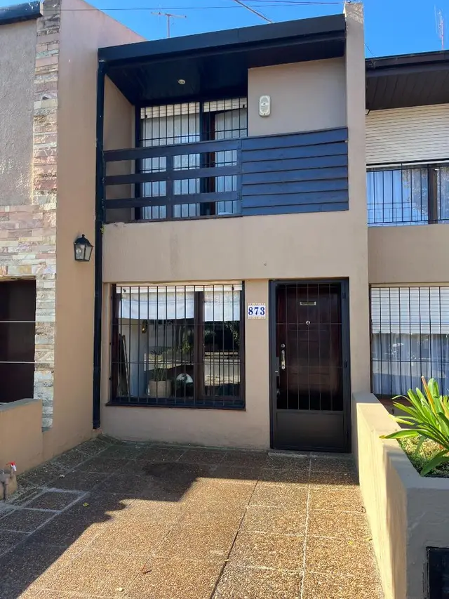 Casa de 4 ambientes en venta en LOS TRONCOS