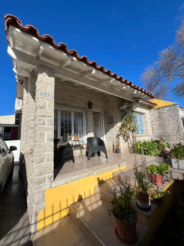 Casa de 3 ambientes en venta en LOS TRONCOS