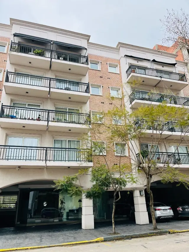 Departamento de 4 ambientes en venta en ESTACION TERMINAL (ALDREY)