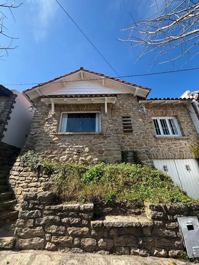 Casa de 5 ambientes en alquiler en Mar del Plata