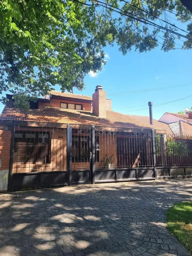 Casa de 3 ambientes en venta en PARQUE LURO