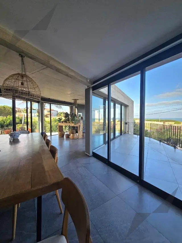Casa de 2 ambientes en venta en LOS ACANTILADOS