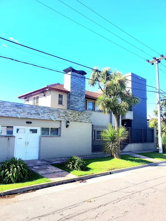 Casa de 5 ambientes en venta en PUNTA MOGOTES
