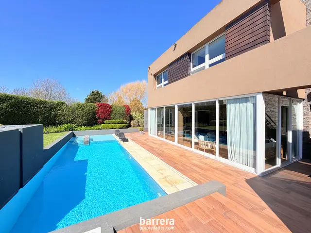 Casa de 5 ambientes en venta en Mar del Plata