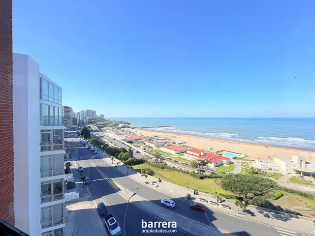 Departamento de 4 ambientes en venta en Playa Grande