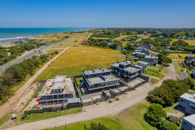 Casa de 3 ambientes en venta en Los Acantilados