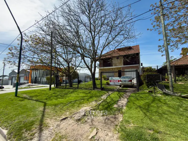 Casa de 4 ambientes en venta en JURAMENTO