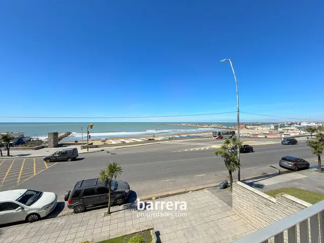 Departamento de 4 ambientes en venta en Playa Grande