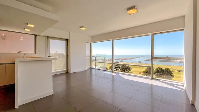Departamento de 4 ambientes en venta en Playa Grande