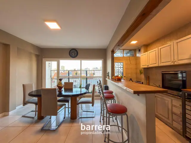 Departamento de 4 ambientes en venta en ESTACION TERMINAL (ALDREY)
