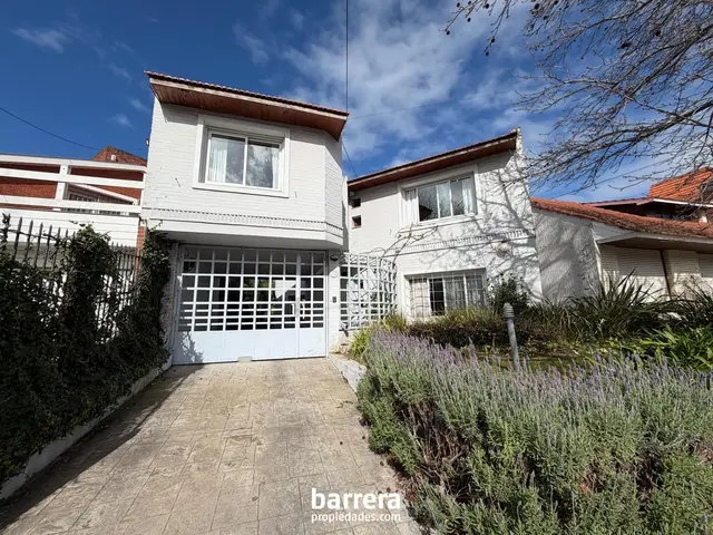 Casa de 5 ambientes en venta en Los Troncos