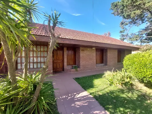 Casa de 4 ambientes en venta en ESTRADA JOSE MANUEL