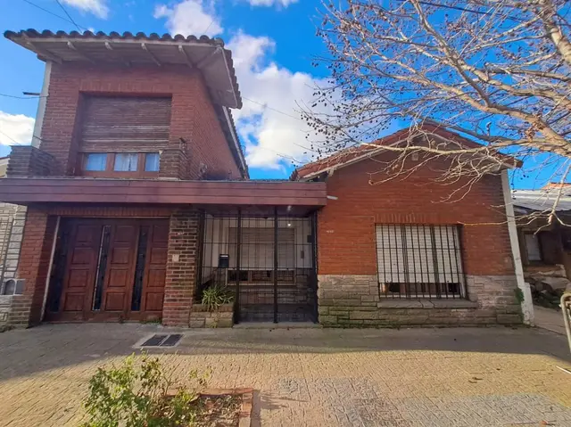 Casa de 4 ambientes en venta en VILLA PRIMERA
