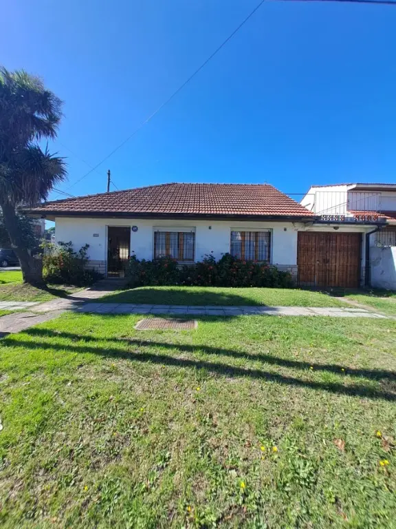 Casa de 4 ambientes en venta en VILLA PRIMERA